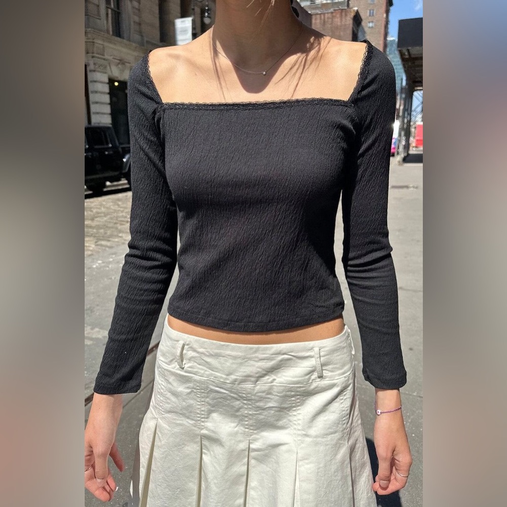 Brandy Melville Roxy Top